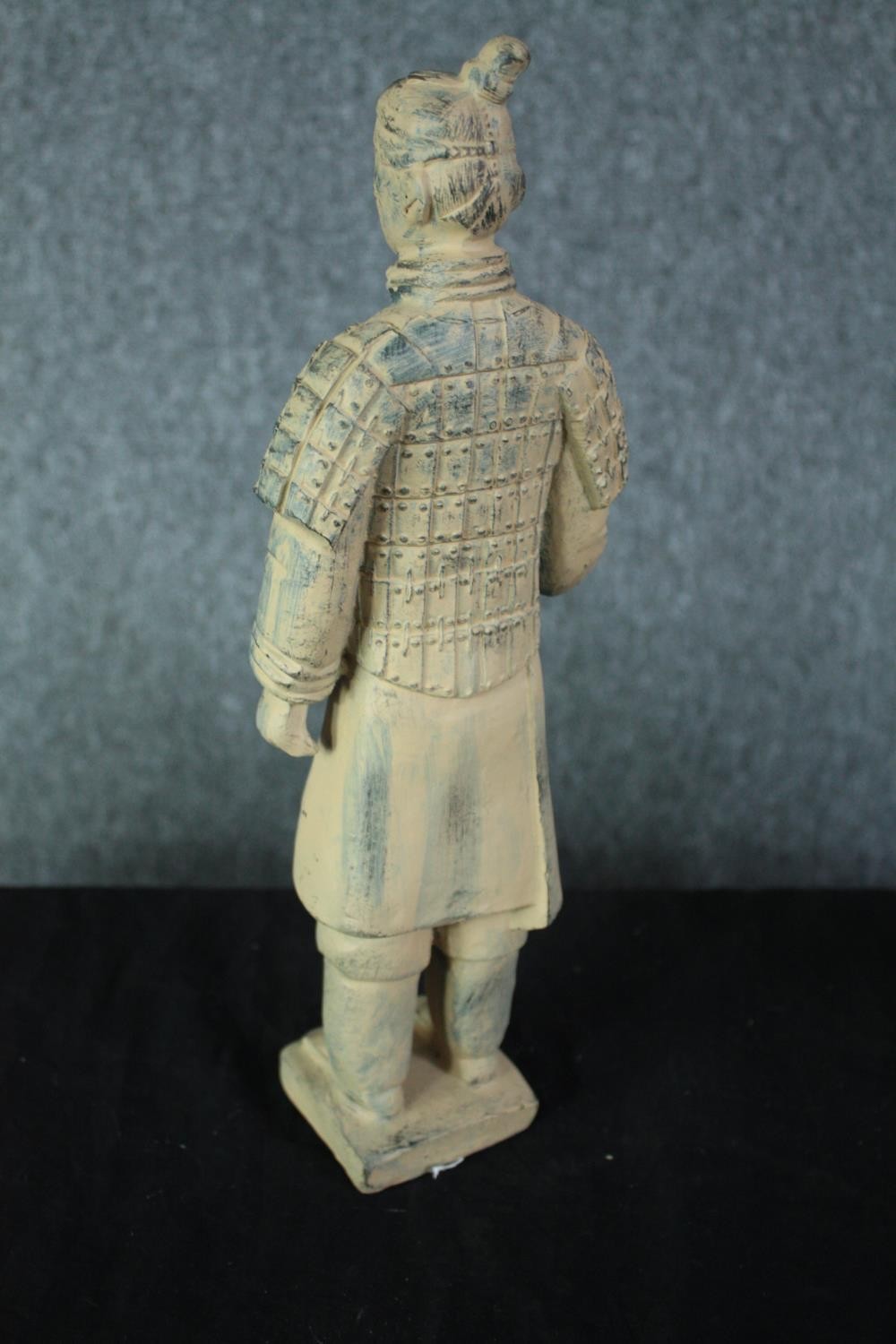 The Terracotta Army. Eight warriors cast in plaster. One missing a hand. 36 cm. (each) - Image 4 of 6