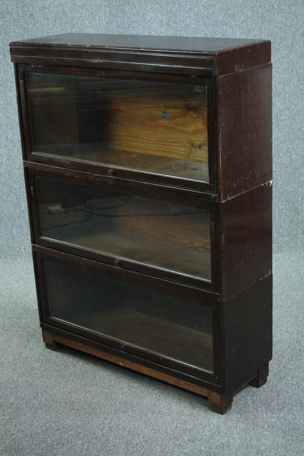 Bookcase, Globe Wernicke, mid century oak in three sections. H.115 W.85 D.28cm. - Image 3 of 6