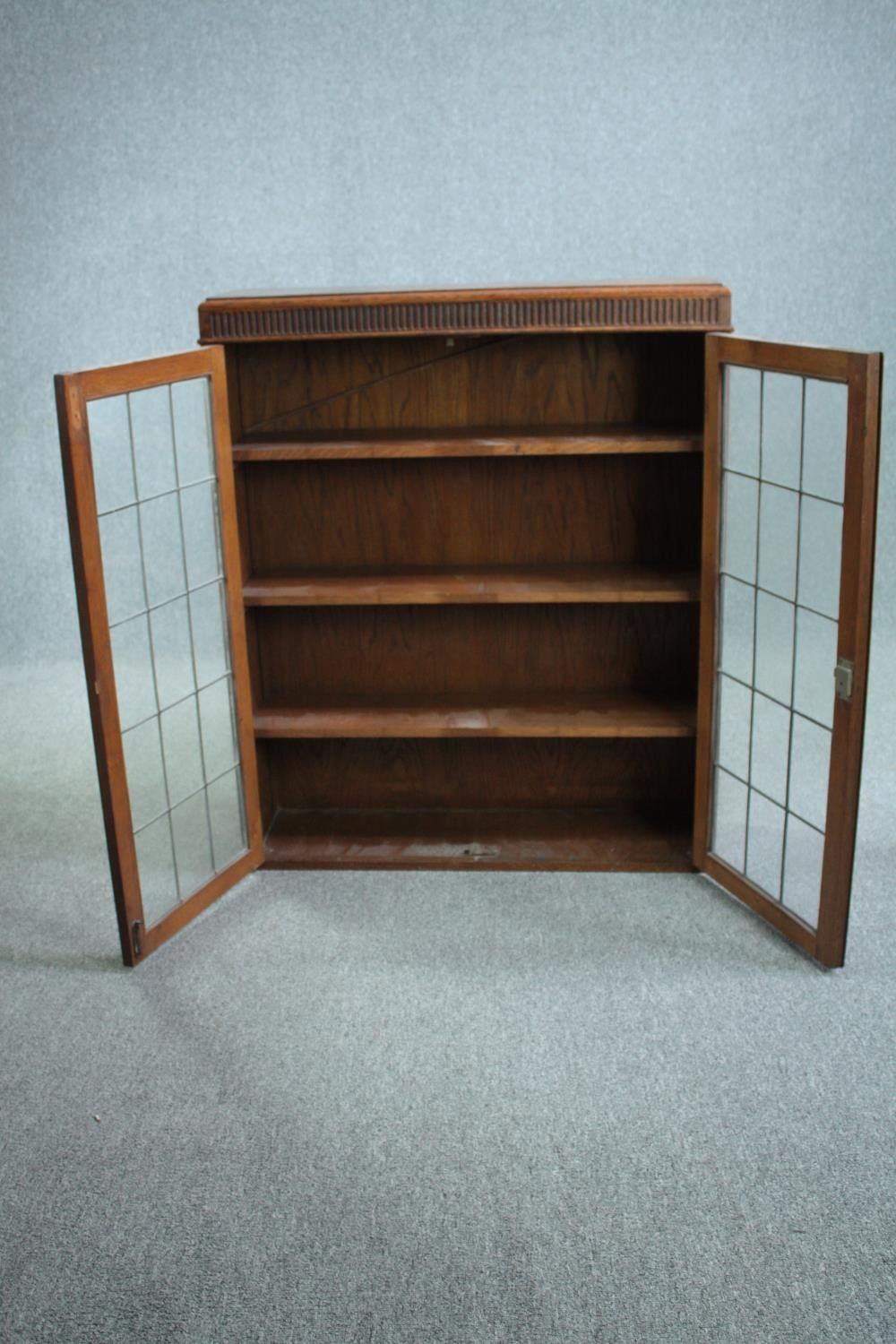 Bookcase, mid century oak with leaded glass doors. H.110 W.90 D.27cm. - Image 4 of 5