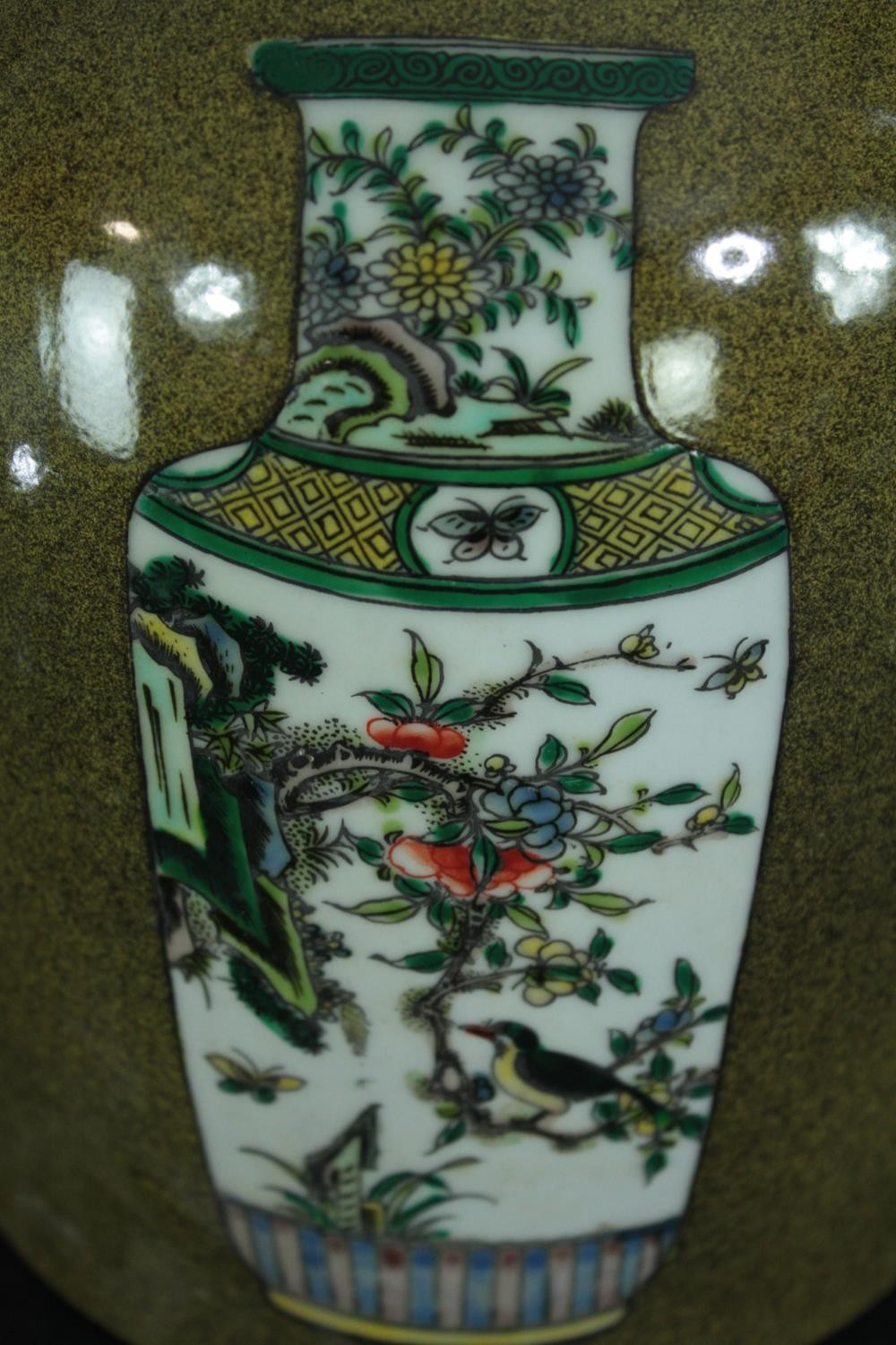 Two Chinese vases. Signed on the base with the artist's seal and decorated with Chinese porcelain - Image 4 of 7