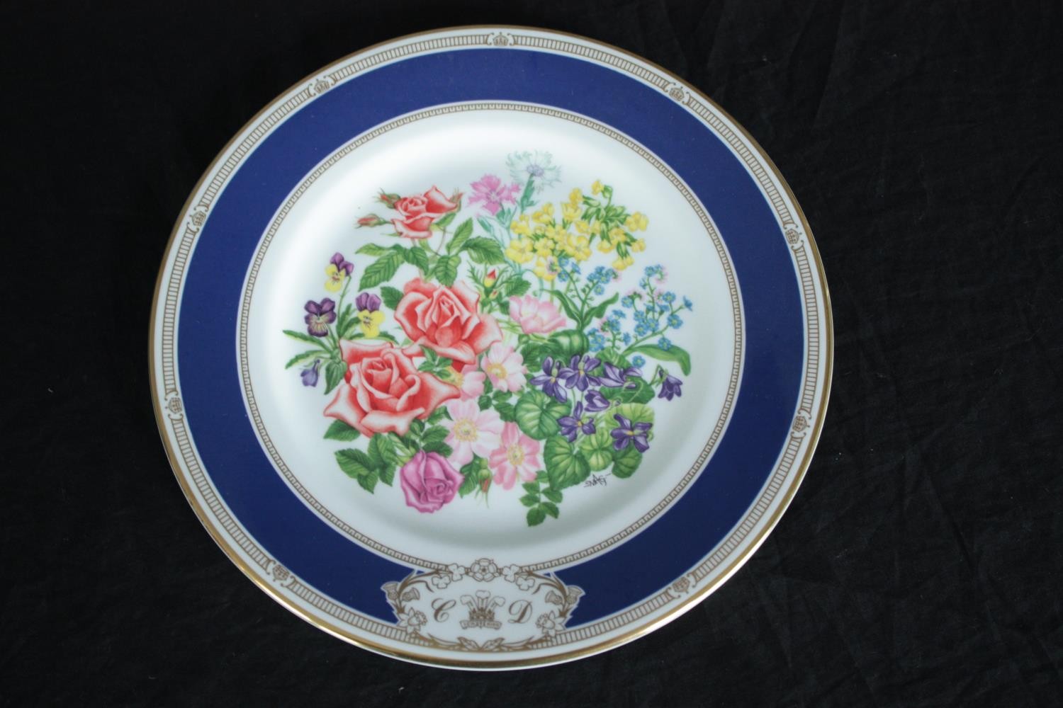 A collection of porcelain including Limoges and Royal Worcester. Dia.28cm. (largest) - Image 5 of 13