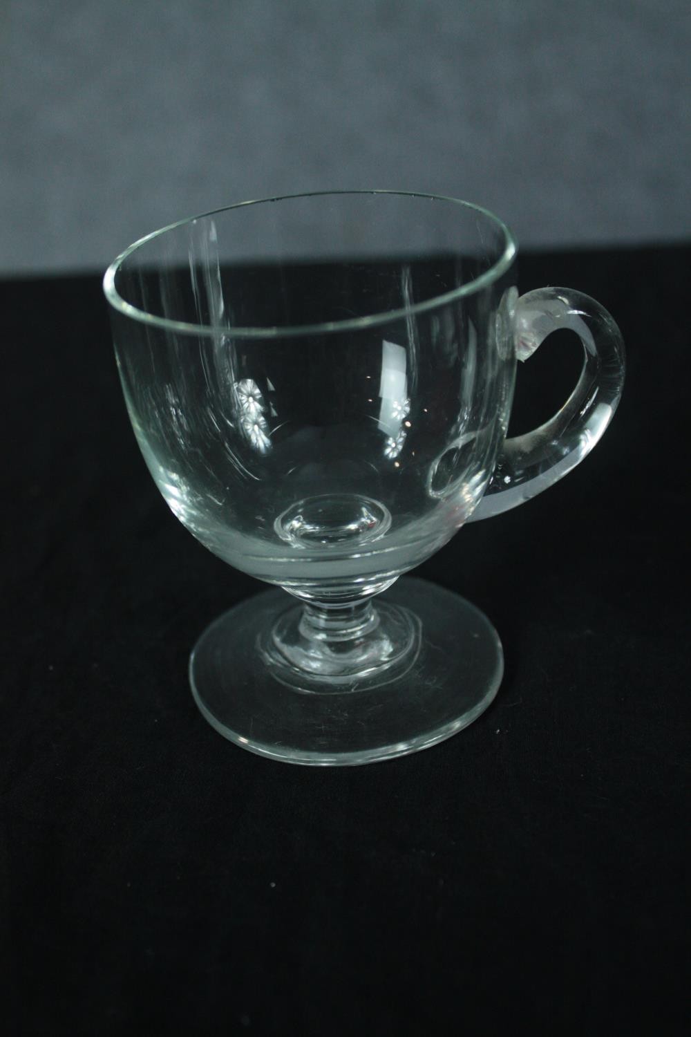 A collection of 19th and early 20th century glasses, including a set of six handled posset glasses - Image 4 of 7