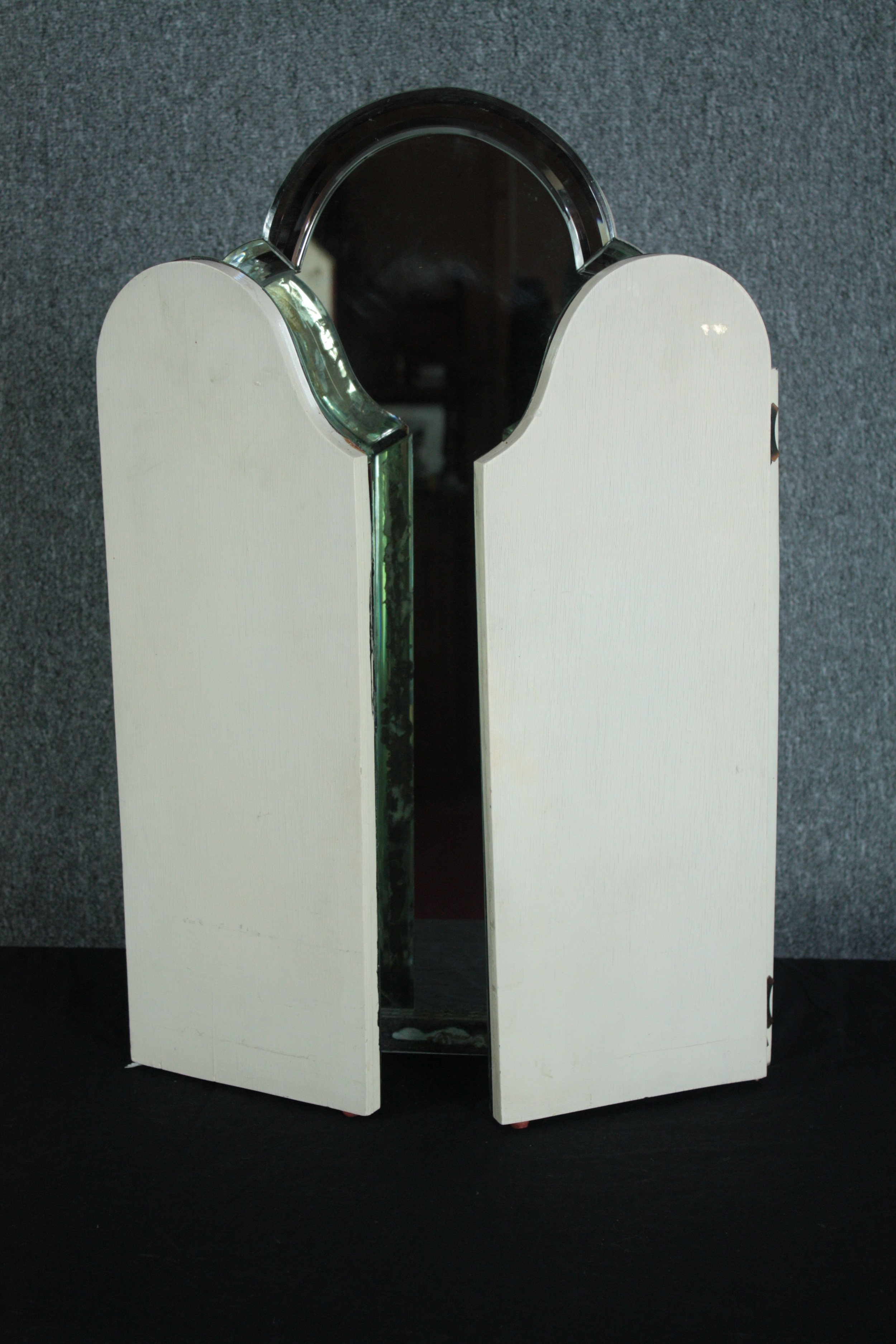 A vintage Venetian style triptych dressing mirror. H.67 W.85cm. - Image 3 of 6