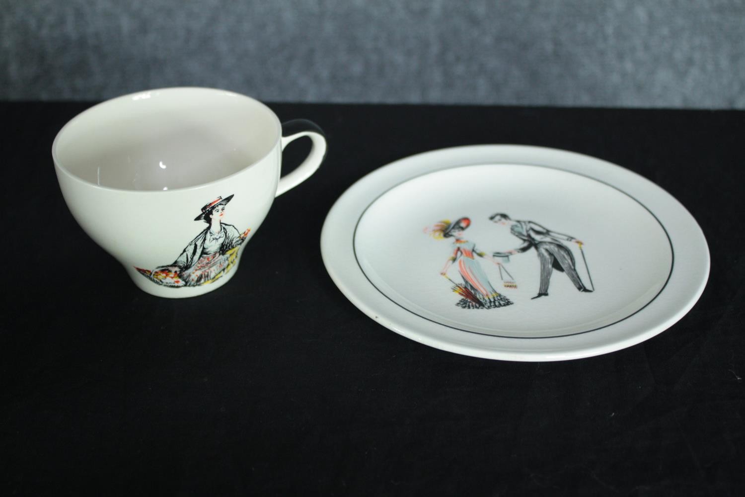 Healacraft China. A set of six cups and saucers, two creamers, a teapot, two bowls and side - Image 6 of 10