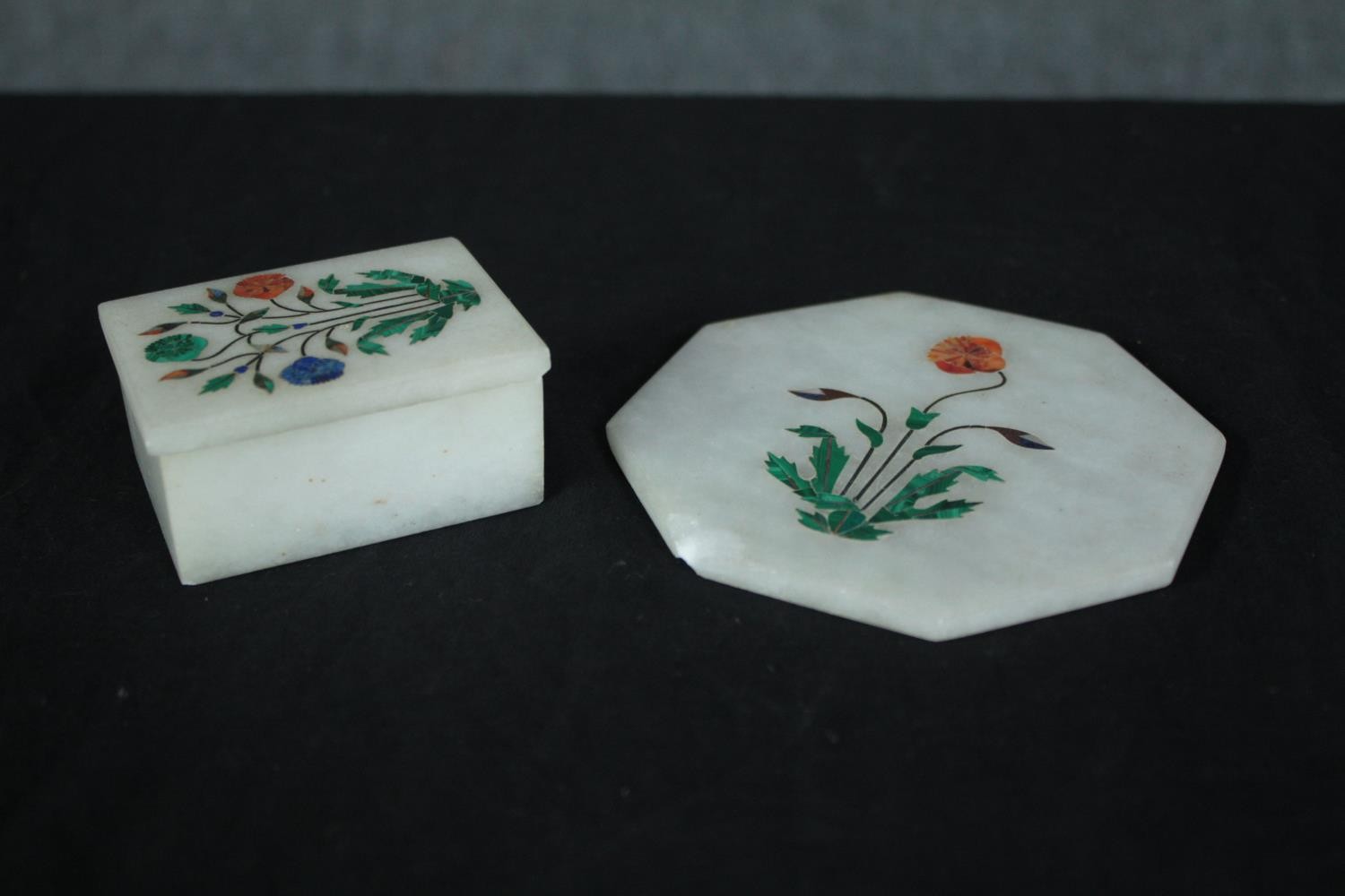 A white stone pietra dura trinket box and coaster with floral design. L.10 W.10cm. (largest) - Image 2 of 4