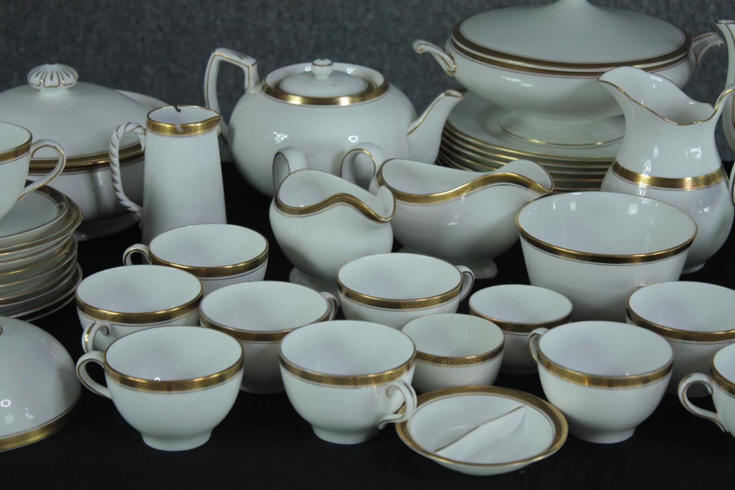 An extensive dinner service made by Simpsons Potters Ltd and stamped 'Chinastyle Grosvenor'. Made up - Image 4 of 12