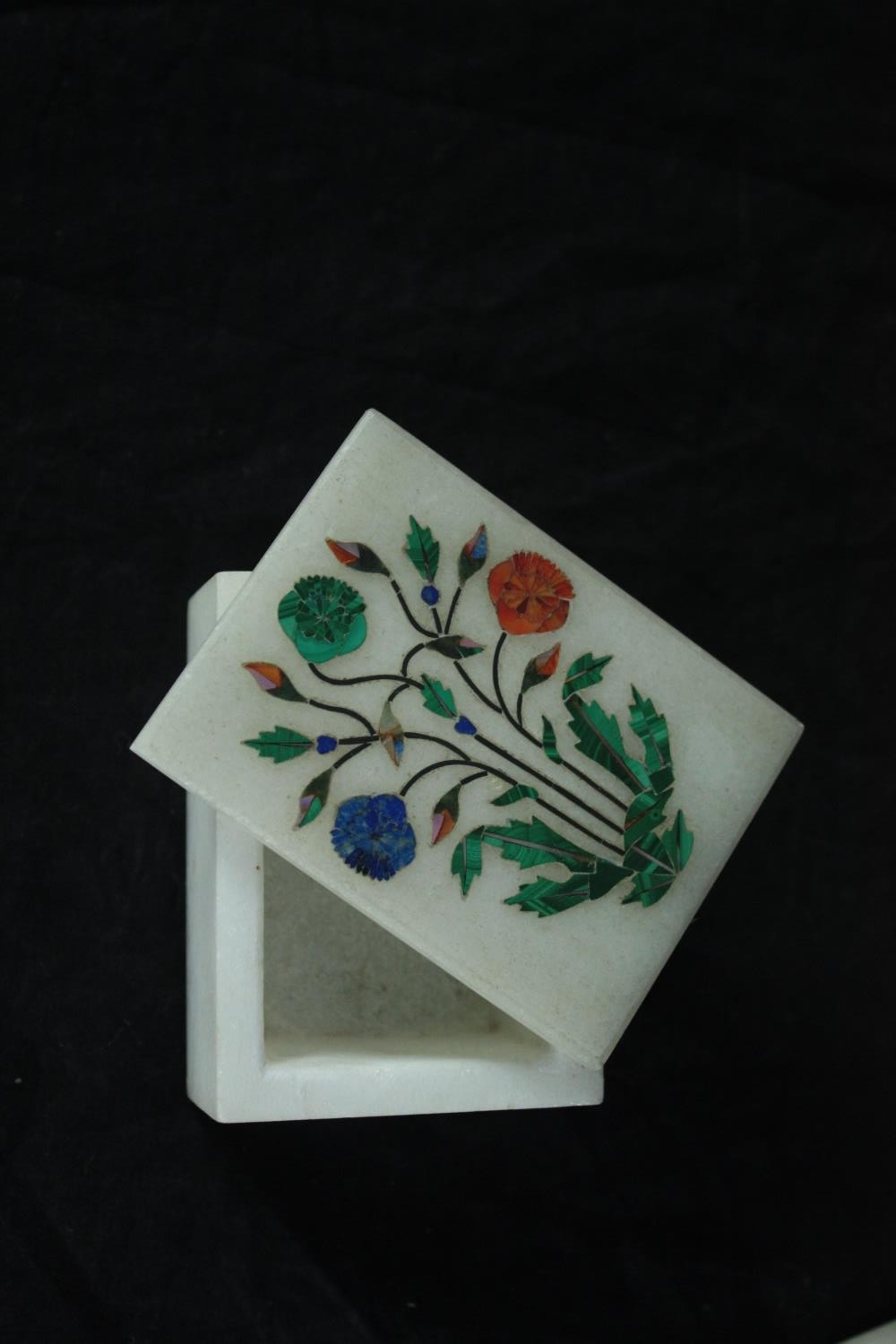 A white stone pietra dura trinket box and coaster with floral design. L.10 W.10cm. (largest) - Image 3 of 4