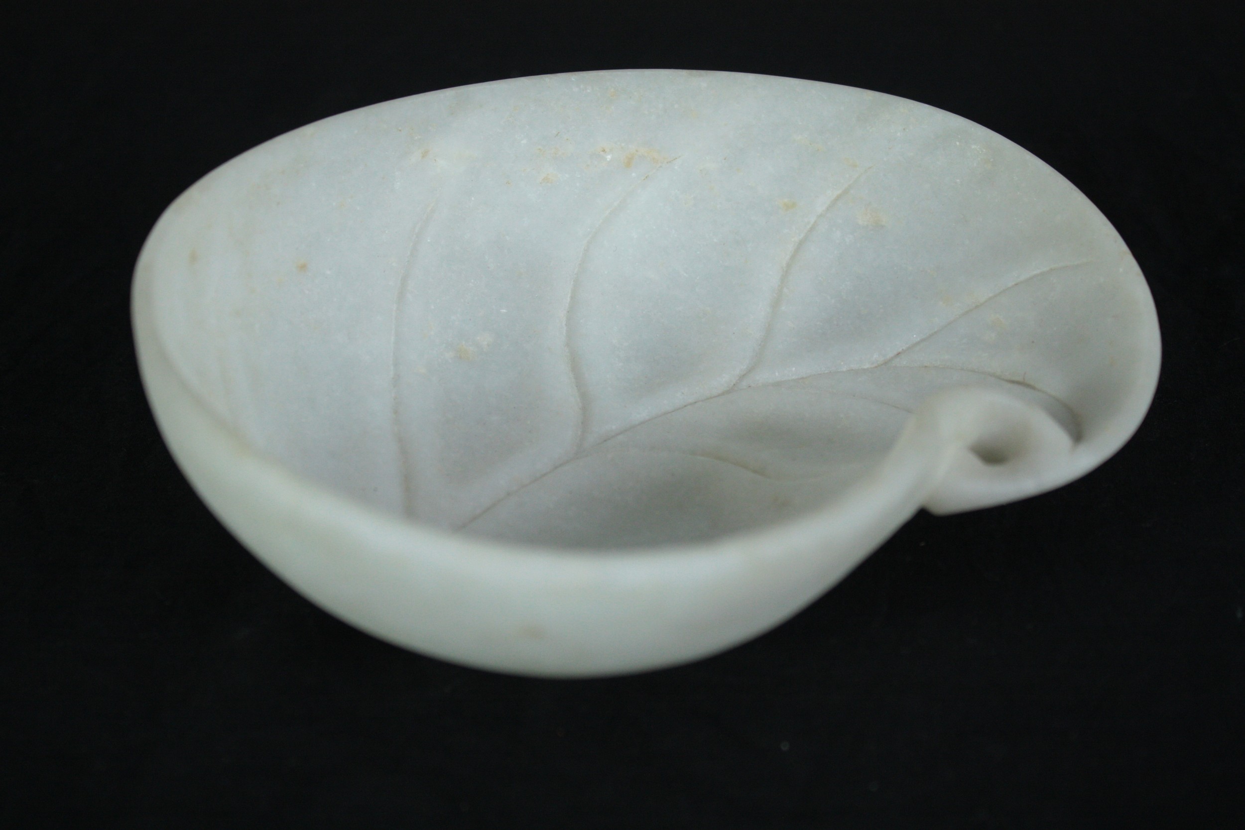 A fossilised fish and a mixed collection of alabaster bowls and a bangle. Dia.43cm. (largest) - Image 3 of 7