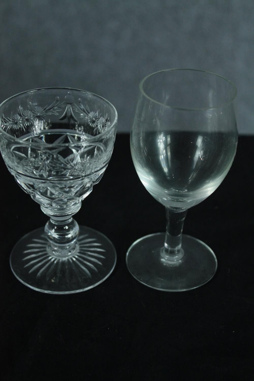 A collection of mixed glass including a decanter, five sherry and four wine glasses and a bowl - Image 3 of 5