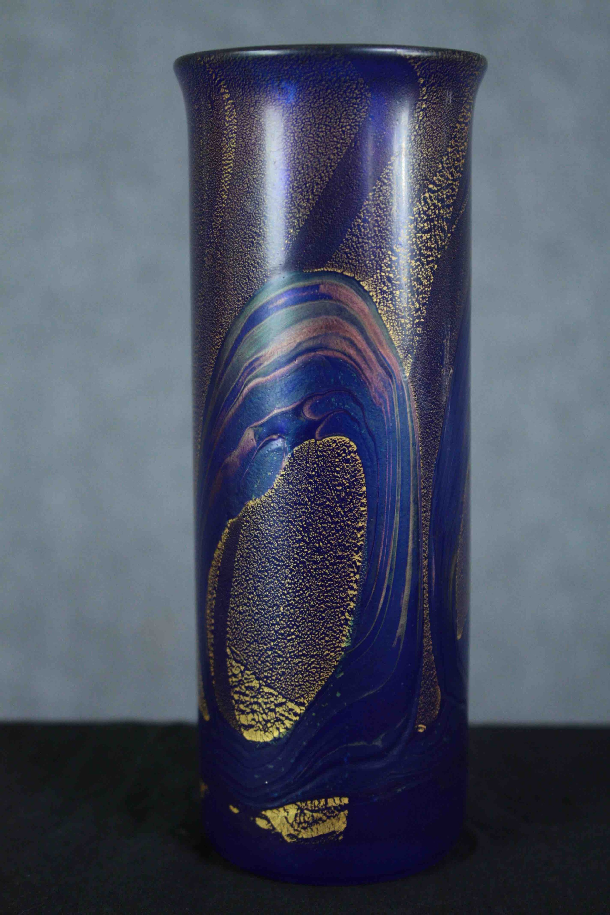 A blue glass oil slick vase with a gilt finish. Maybe Isle of White studio glass but without a - Image 2 of 6