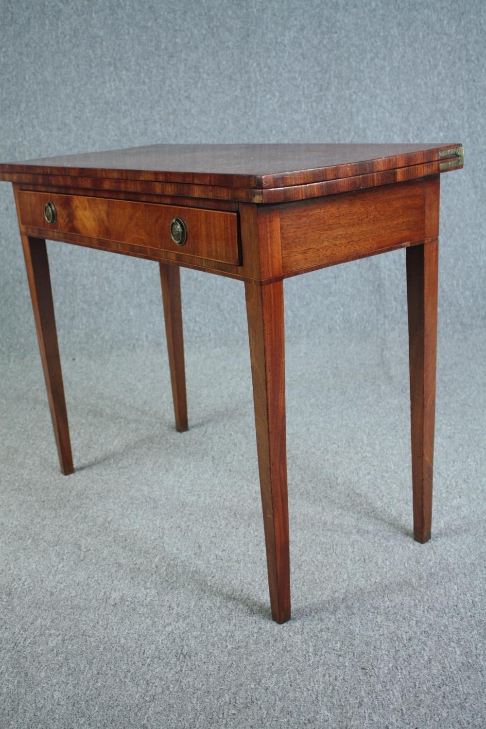 Tea table, Georgian flame mahogany with foldover top and gateleg support. H.71 W.92 D.84cm. ( - Image 3 of 5