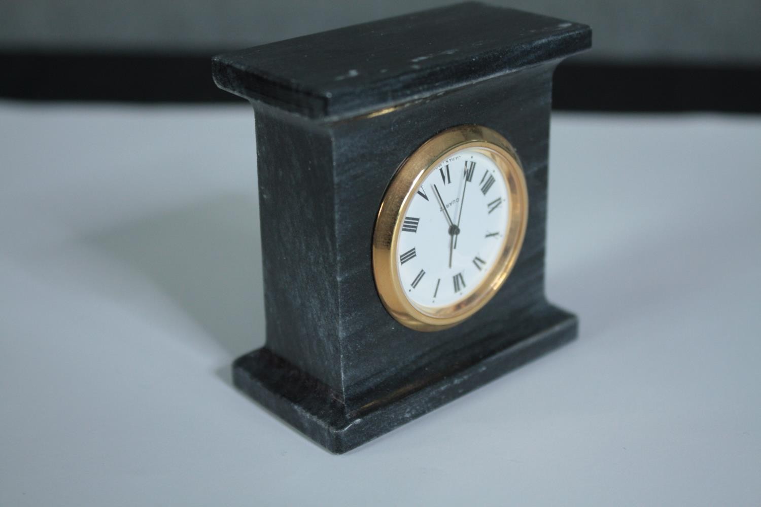 A collection of watches and a small mantel clock. H.6 W.6 D.3cm. - Image 6 of 6