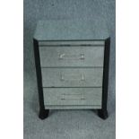 A small mirrored chest of drawers. H.60 W.40 D.31cm. (Small crack as seen).
