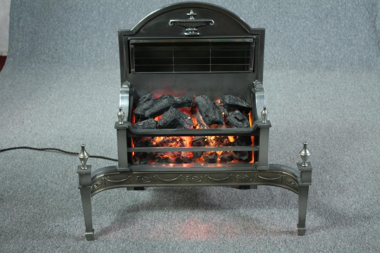 A modern electric fire made by Berry's. H.76 W.76 D.50 cm. - Image 2 of 8