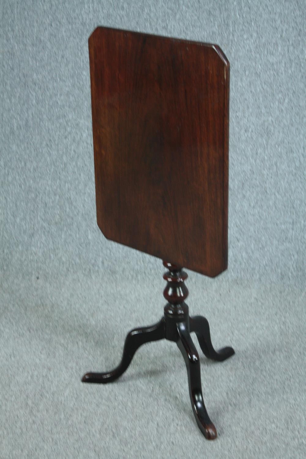 Lamp or occasional table, Georgian mahogany with tilt top action. H.68 W.56 D.42cm. - Image 3 of 4