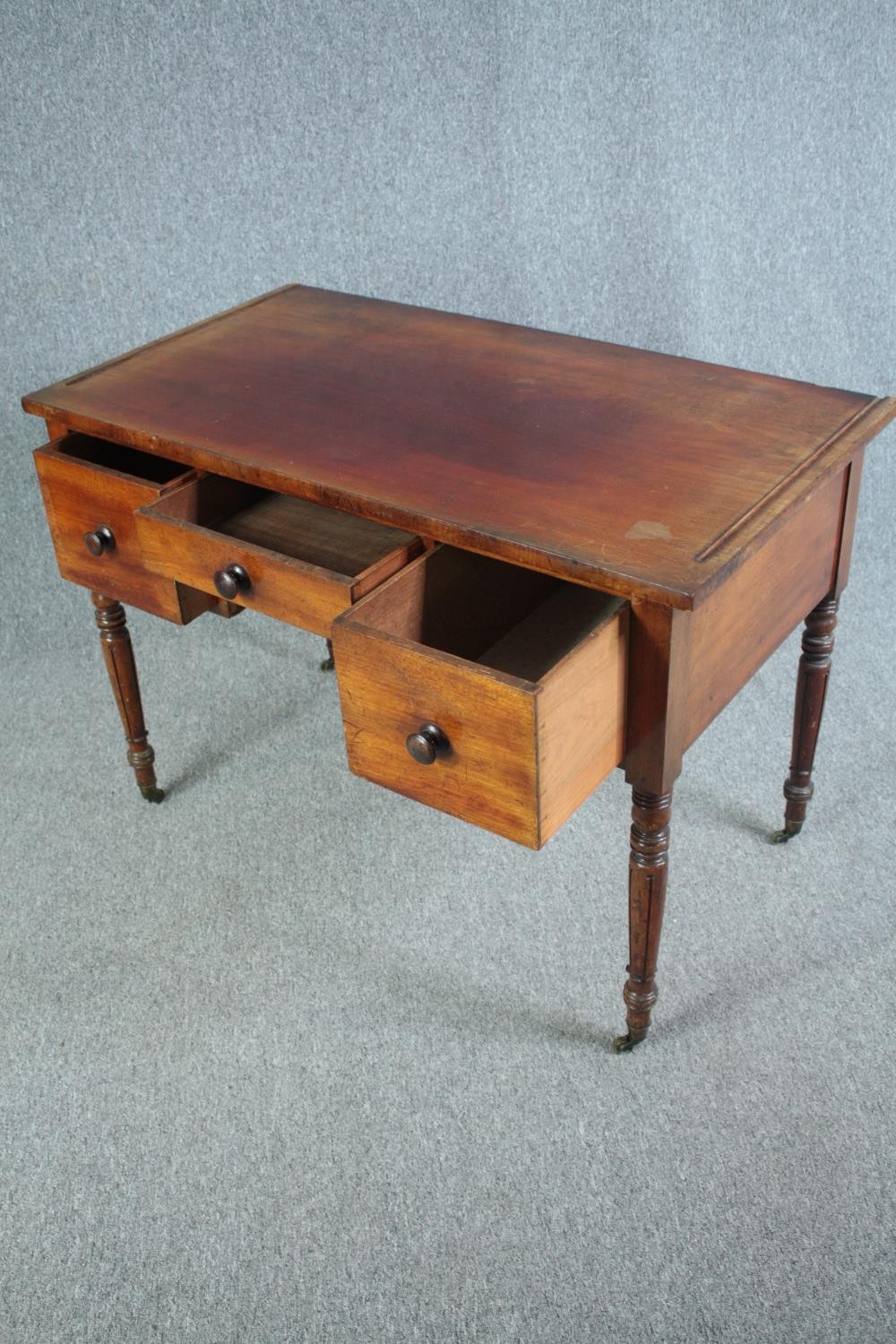 Writing table, William IV mahogany. H.77 W.111 D.80cm. - Image 5 of 5