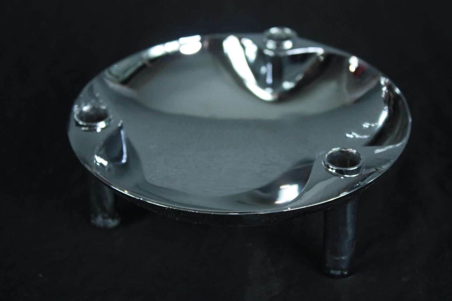 A pair of loop chromed candle holder and a vintage ashtray. H.28cm. (largest) - Image 6 of 6
