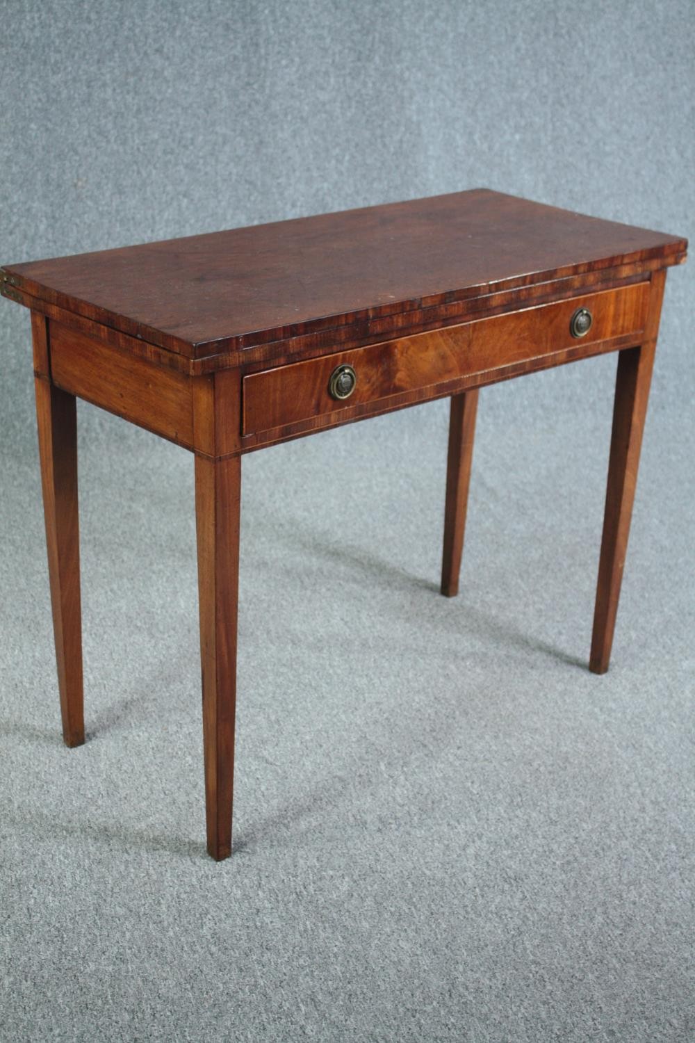 Tea table, Georgian flame mahogany with foldover top and gateleg support. H.71 W.92 D.84cm. ( - Image 2 of 5