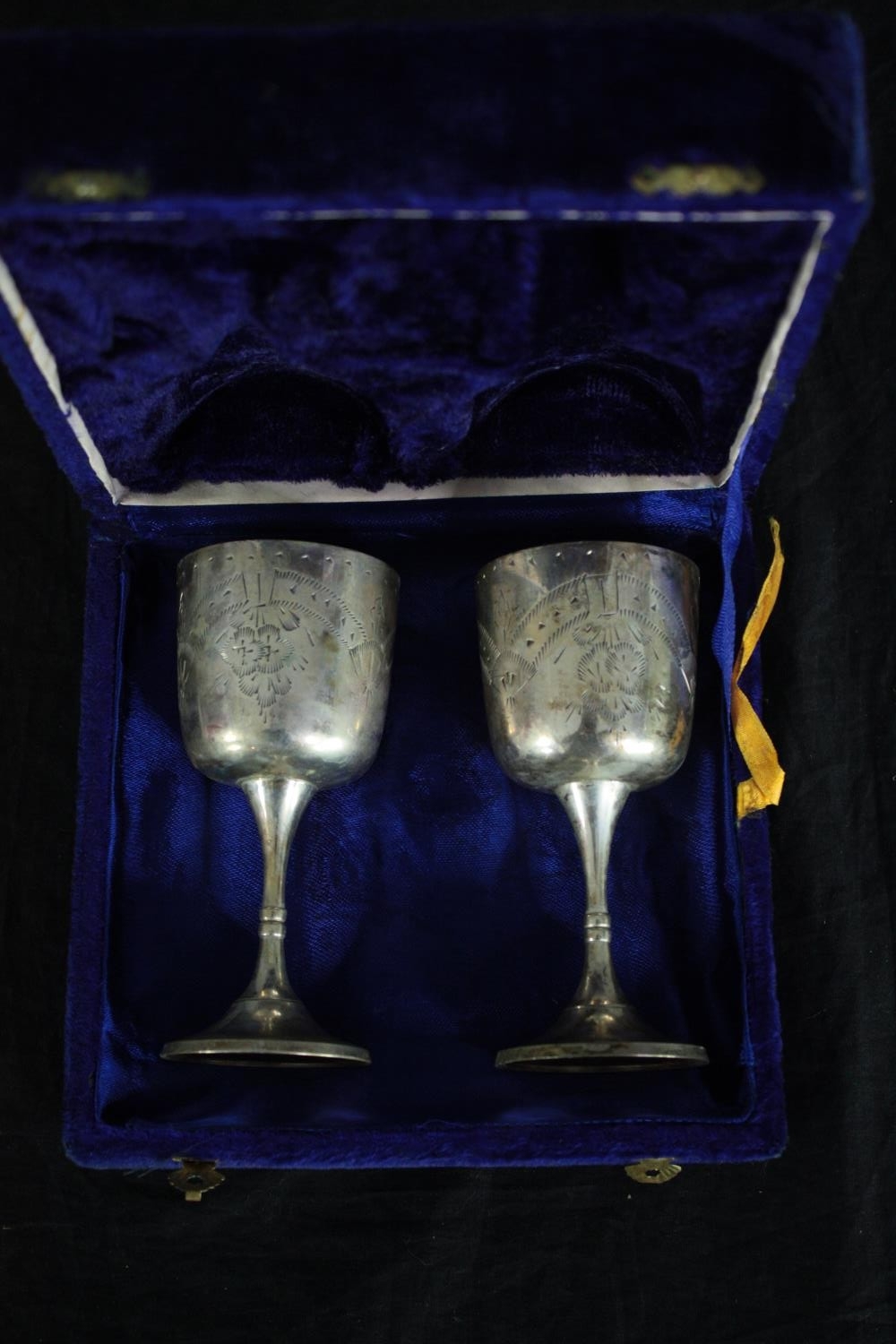 A boxed pair of silver plated goblets. H.7 W.17 D.17 cm. - Image 4 of 4