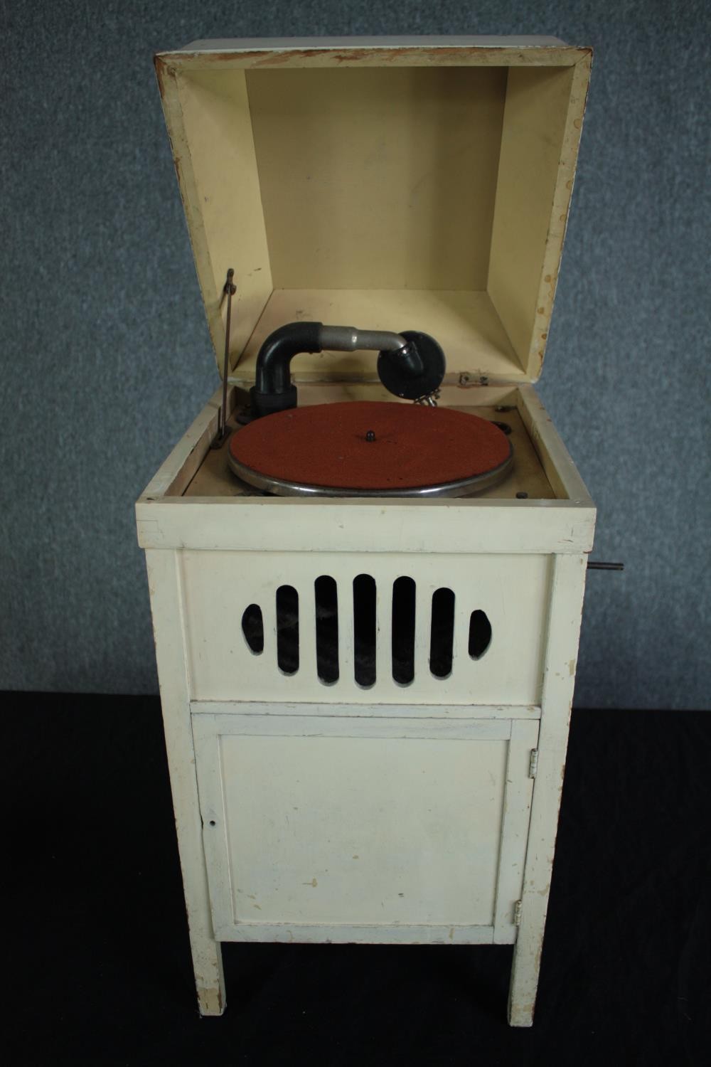 A children's or nursery gramophone record player with a collection of nursery rhyme records. 78 rpm. - Image 2 of 15