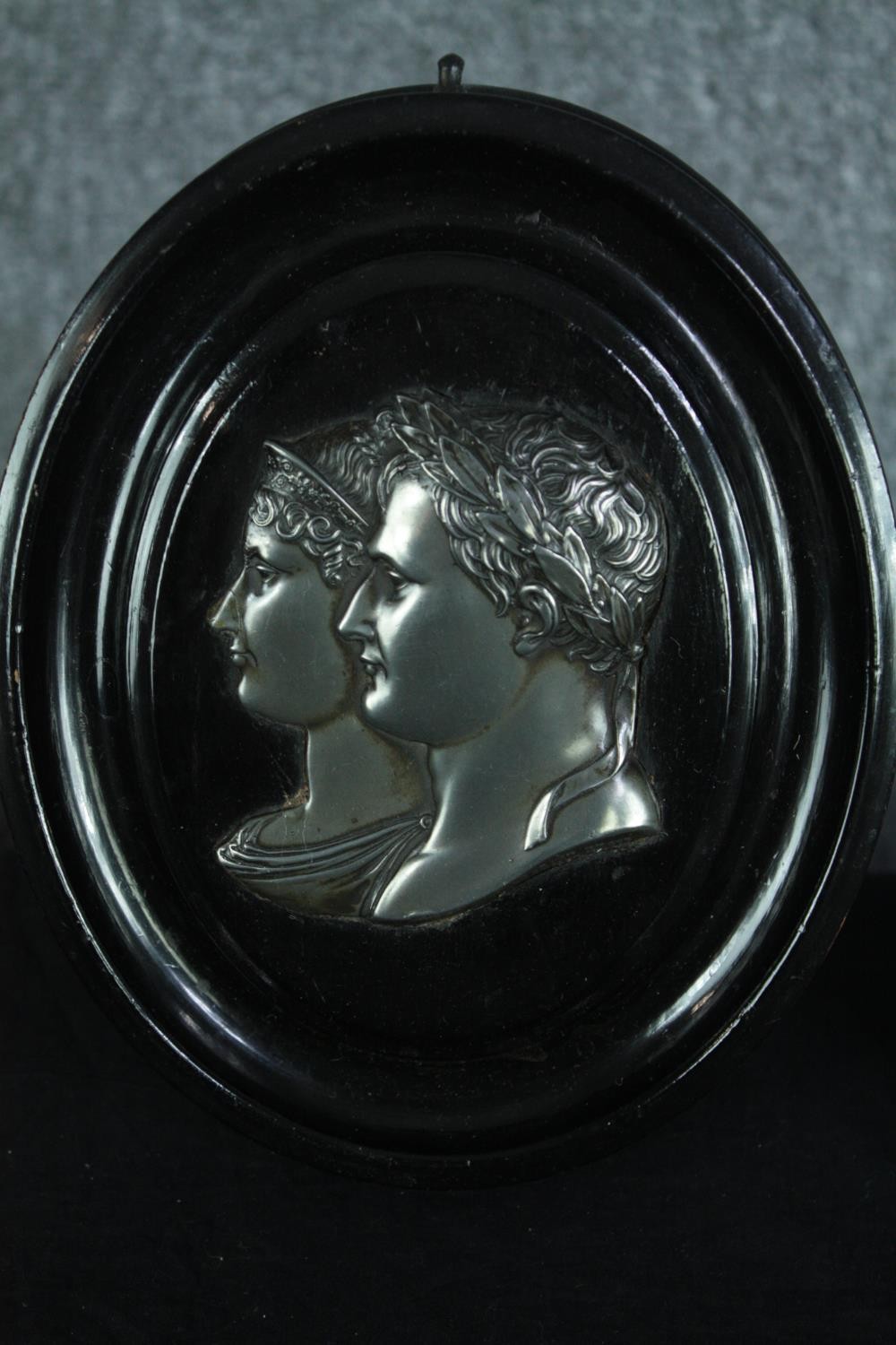 A mounted metal medallion of Emperor Napoleon Bonaparte and Josephine along with a figure in - Image 2 of 6