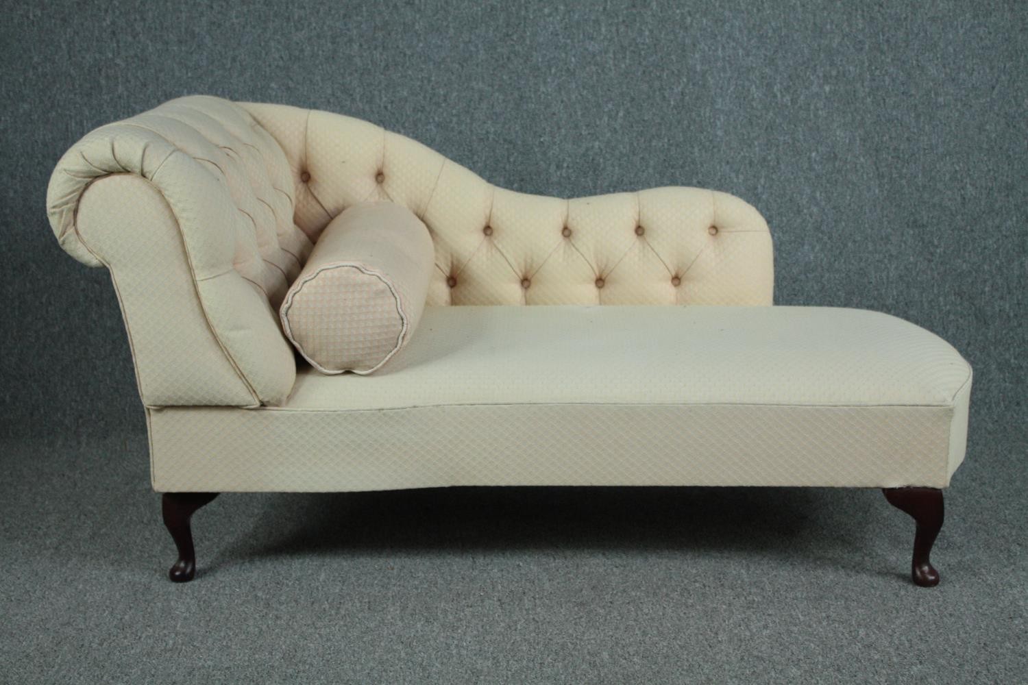 A 19th century style upholstered chaise longue. H.95 W.125 D.60cm. - Image 2 of 6