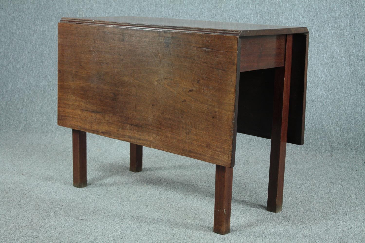 Dining table, Georgian mahogany with drop leaf and gateleg action. H.72 W.127 D.94cm. (extended) - Image 3 of 5