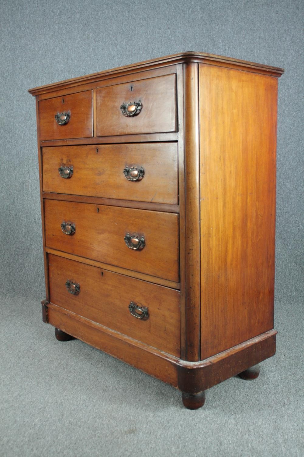 Chest of drawers, 19th century walnut. H.117 W.102 D.49cm. - Image 4 of 5