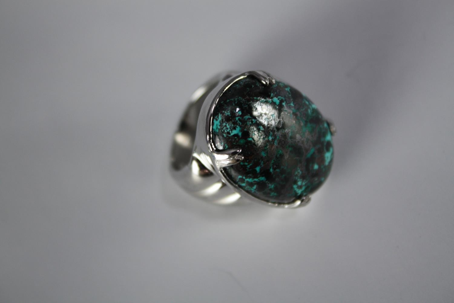 A collection of ten silver gem-set rings of various designs. Set with grey sapphire, Turquoise and - Image 5 of 6