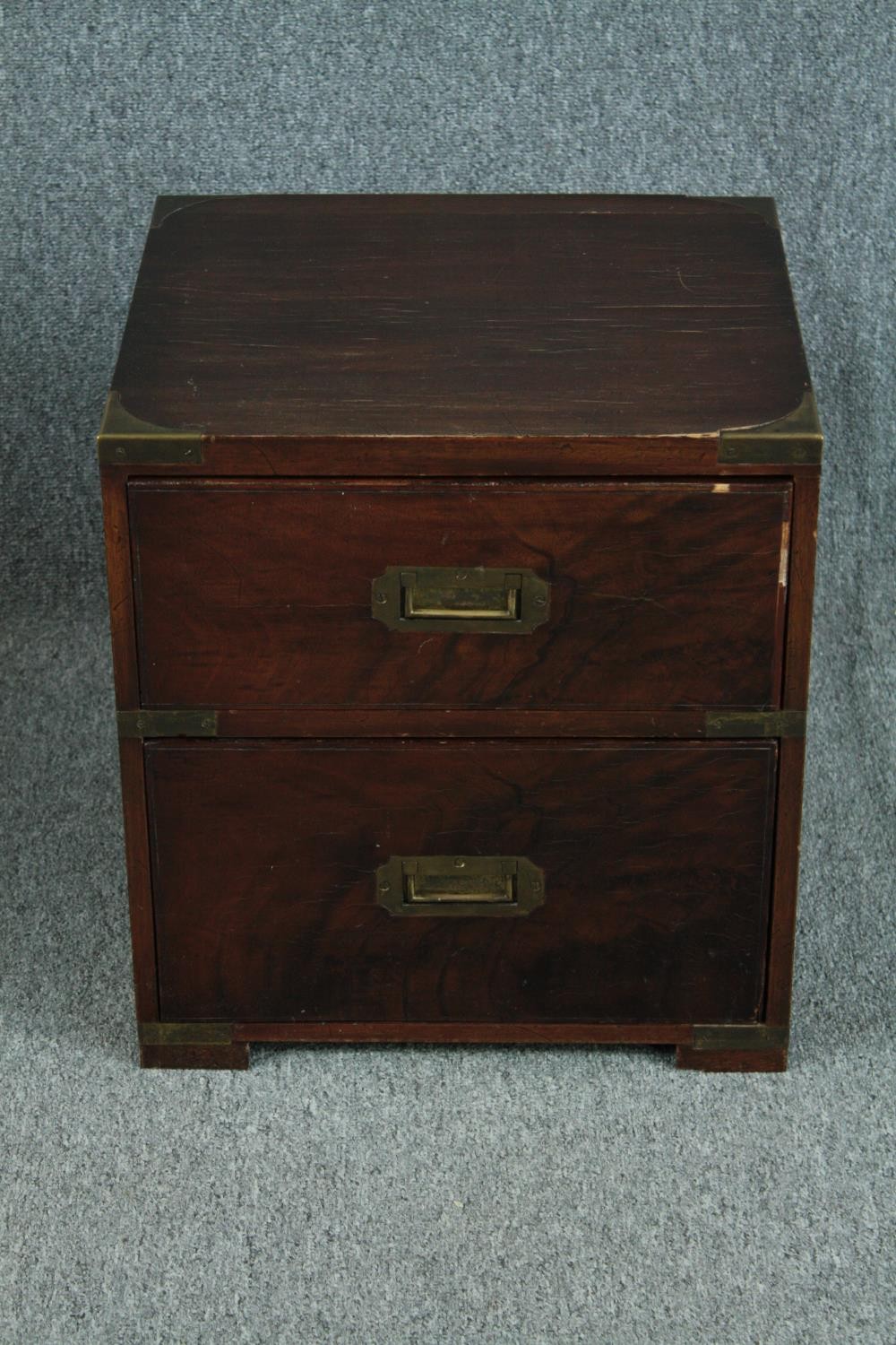 Bedside chests, a pair, Georgian mahogany military style. H.47 W.44 D.40cm. (each) - Image 3 of 6