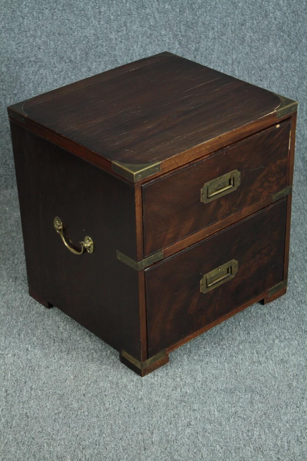 Bedside chests, a pair, Georgian mahogany military style. H.47 W.44 D.40cm. (each) - Image 4 of 6