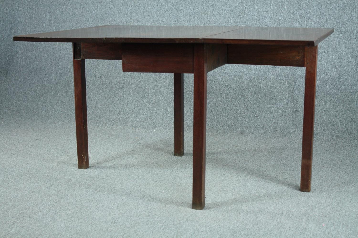 Dining table, Georgian mahogany with drop leaf and gateleg action. H.72 W.127 D.94cm. (extended) - Image 5 of 5