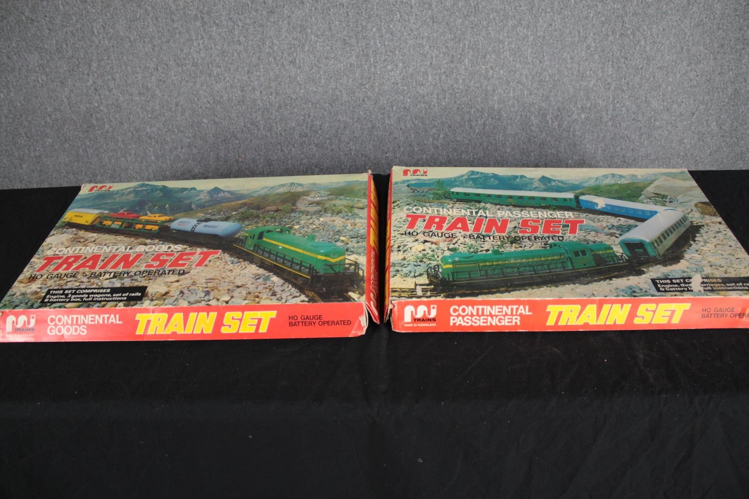 Two Mehano train sets. Continental goods. H.58 W.37cm. (each) - Image 2 of 10