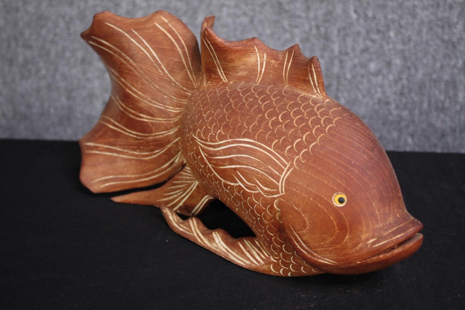 Two carved fish ornaments. Three fish mounted on a wooden stand, stamped Made by Clinton Warren, the - Image 7 of 8