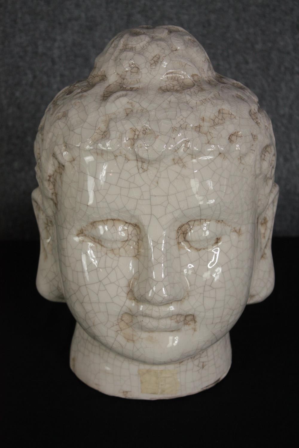 Bubbha. Two busts. Hollow glazed plaster. H.33 cm. (each) - Image 2 of 6