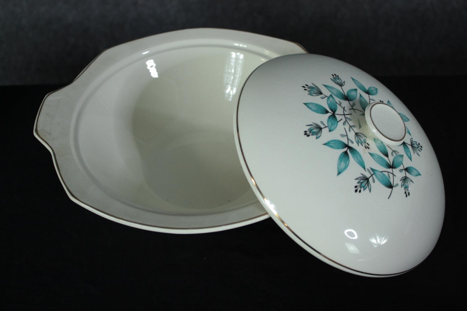 Vogue Tableware by by H. Aynsley with floral decorations. Dia.27cm. (largest) - Image 6 of 8