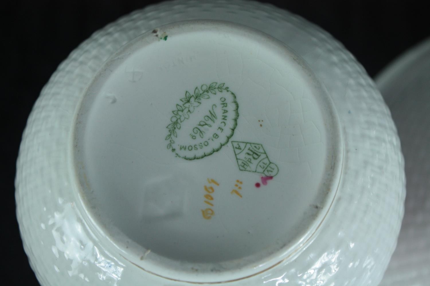 A collection of mixed porcelain to include a lattice Herend Hungary bowl. Dia.25cm. (largest) - Image 11 of 11