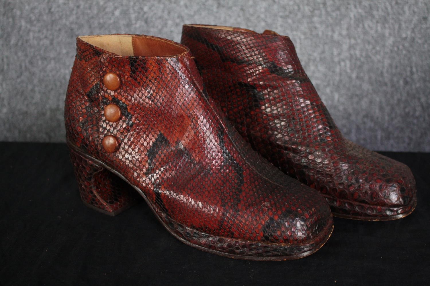 Two pairs of bespoke made platform high heeled shoes. Both size 9. Snakeskin boots and the other - Image 7 of 13