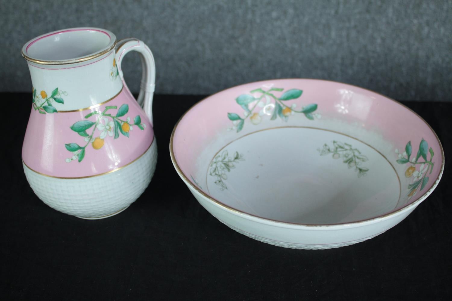 A collection of mixed porcelain to include a lattice Herend Hungary bowl. Dia.25cm. (largest) - Image 9 of 11