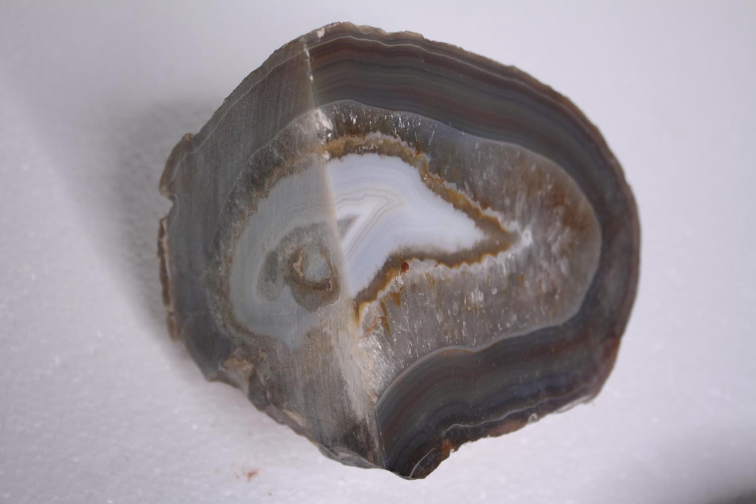 A collection of four Agate geode slices and pieces, some dyed. H.14 W.10cm. (largest) - Image 7 of 11