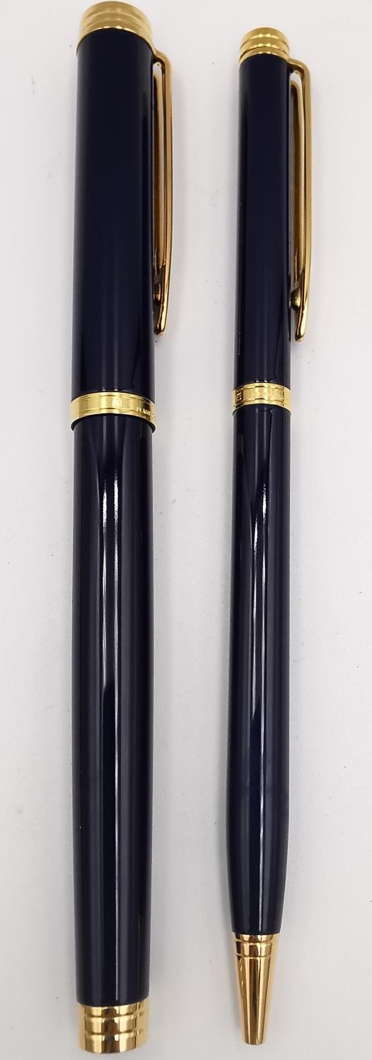 A collection of vintage ballpoint and fountain pens, including a suede cased set of royal blue - Image 6 of 21