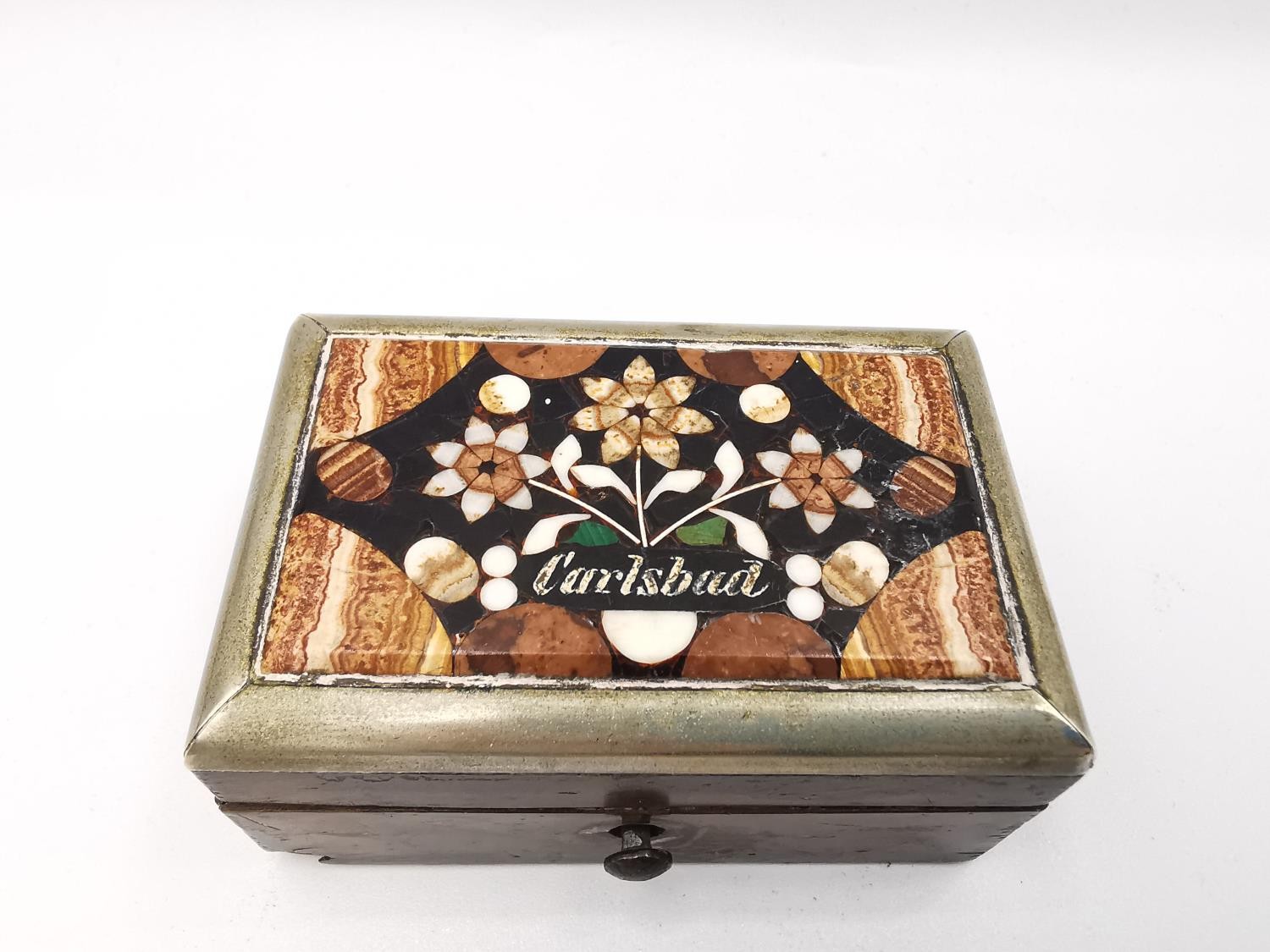A collection of silver plate, enamel and inlaid 19th and 20th century stamp boxes, including a - Image 4 of 15