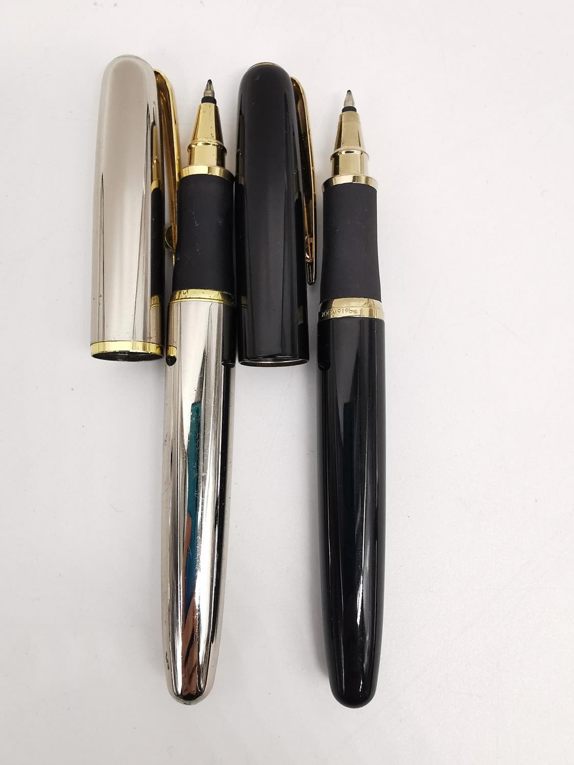 A collection of eleven vintage ballpoint and fountain pens, including two Japanese Tombow - Image 3 of 7