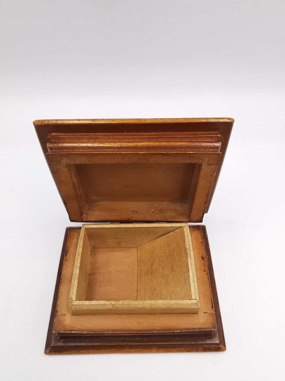 A collection of silver plate, enamel and inlaid 19th and 20th century stamp boxes, including a - Image 12 of 15