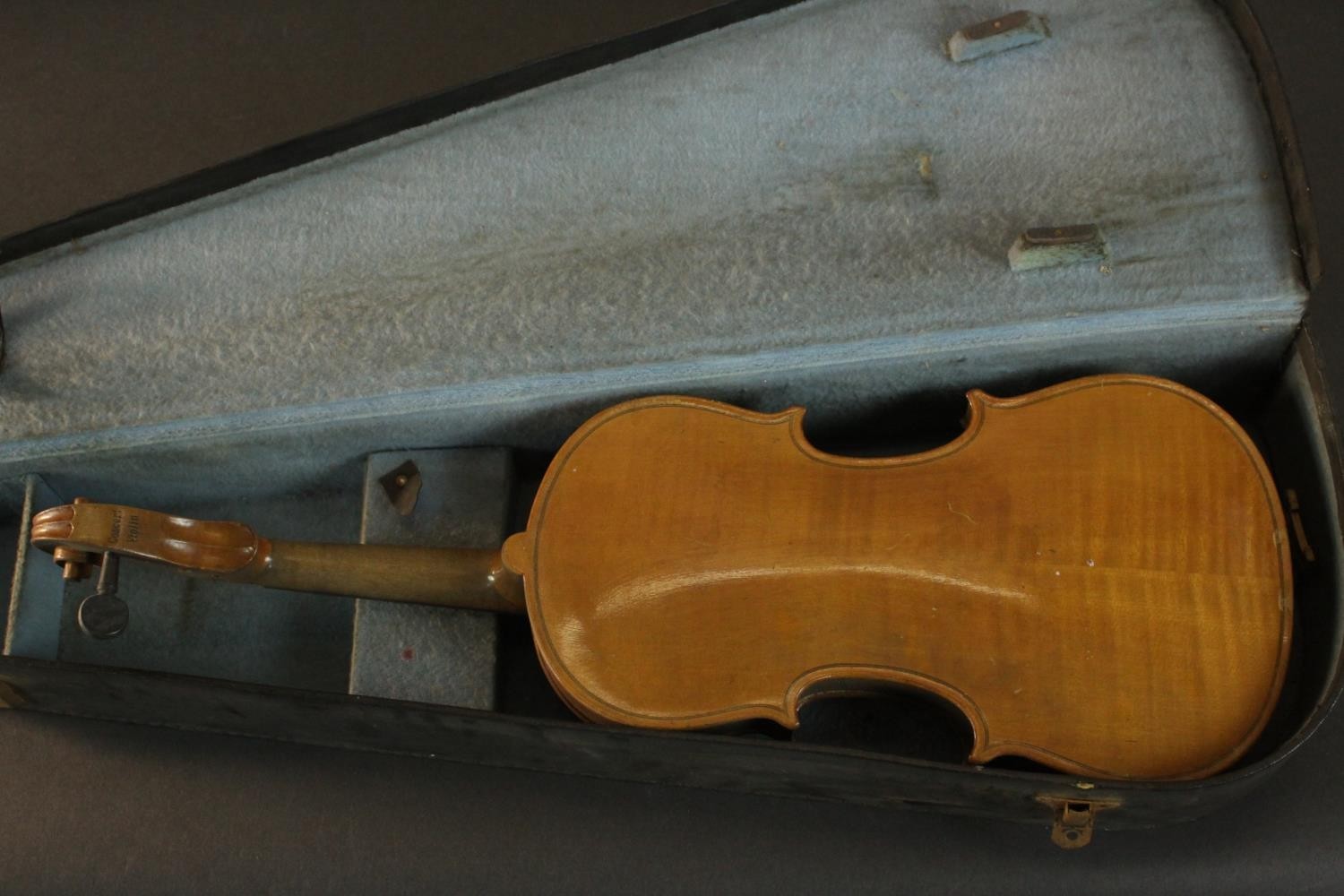 An early 20th century cased concert violin with Stradivarius label, dated 1722. H.7 W.40 D.30cm. - Image 6 of 19