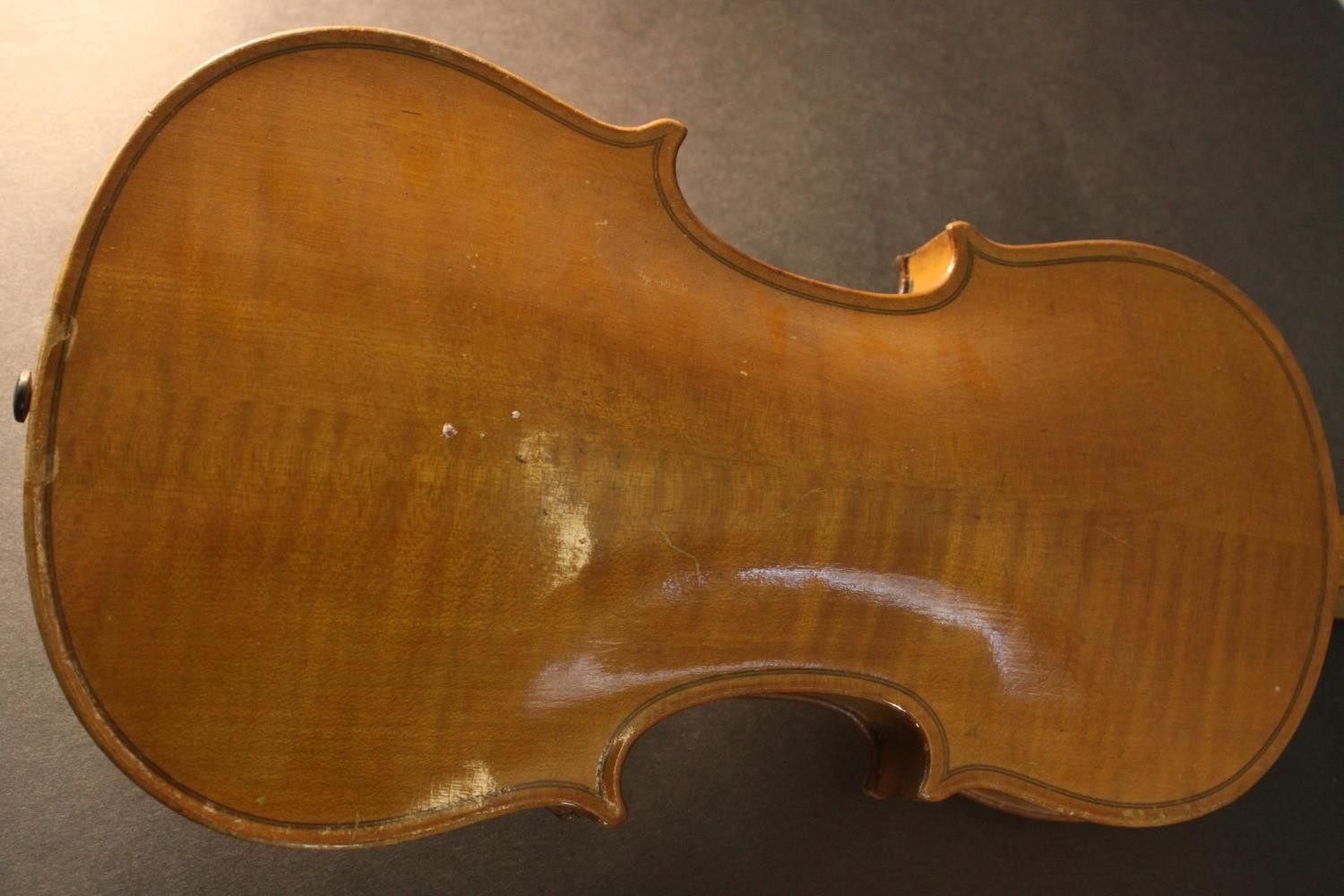 An early 20th century cased concert violin with Stradivarius label, dated 1722. H.7 W.40 D.30cm. - Image 8 of 19