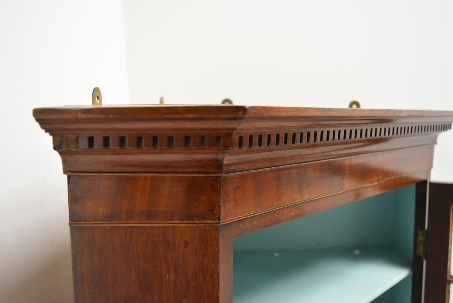 A George III mahogany single door corner cupboard with dentil cornice and single astragal glazed - Image 5 of 9