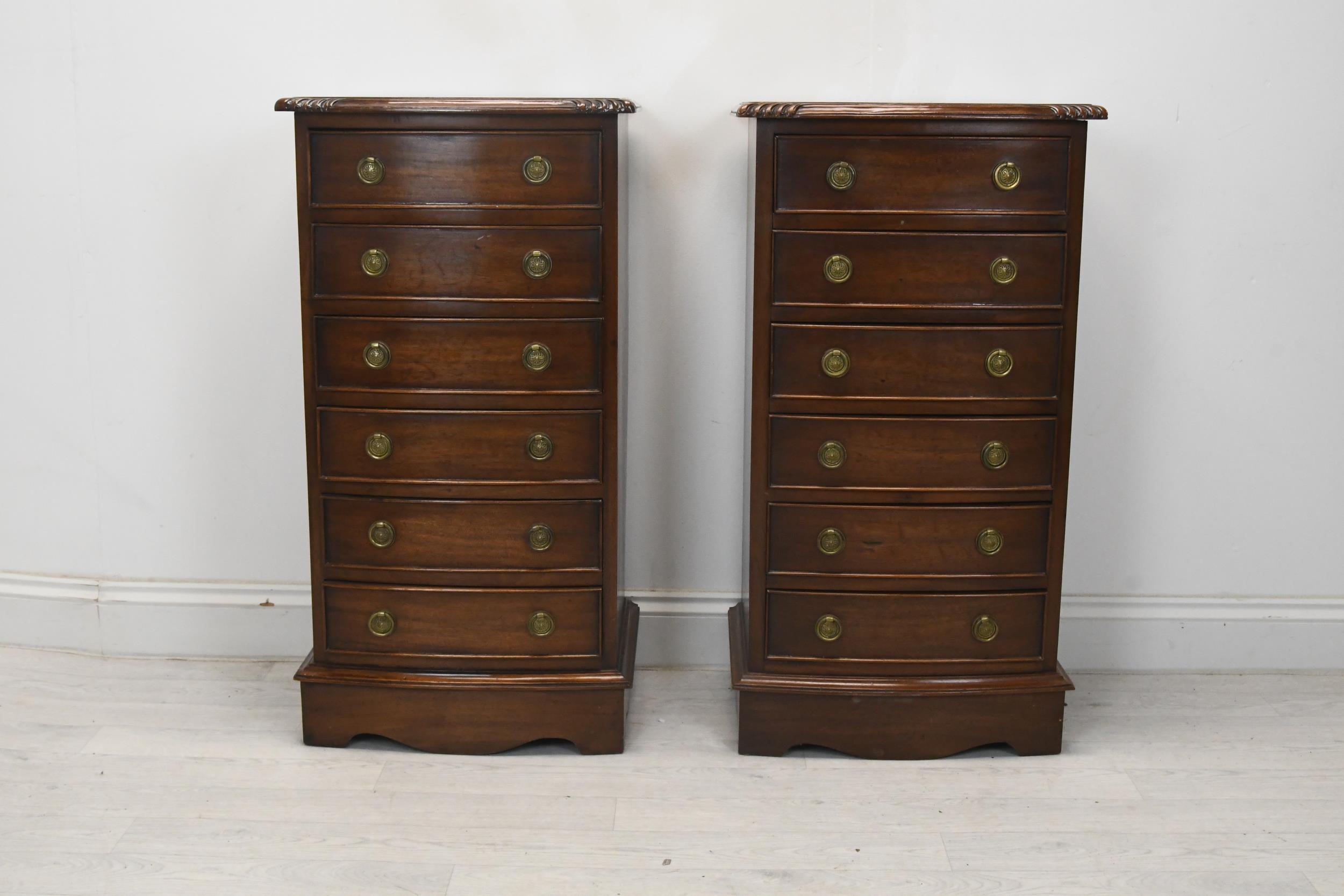 Chests of drawers, a pair, Georgian style mahogany. H.90 W.47 D.36