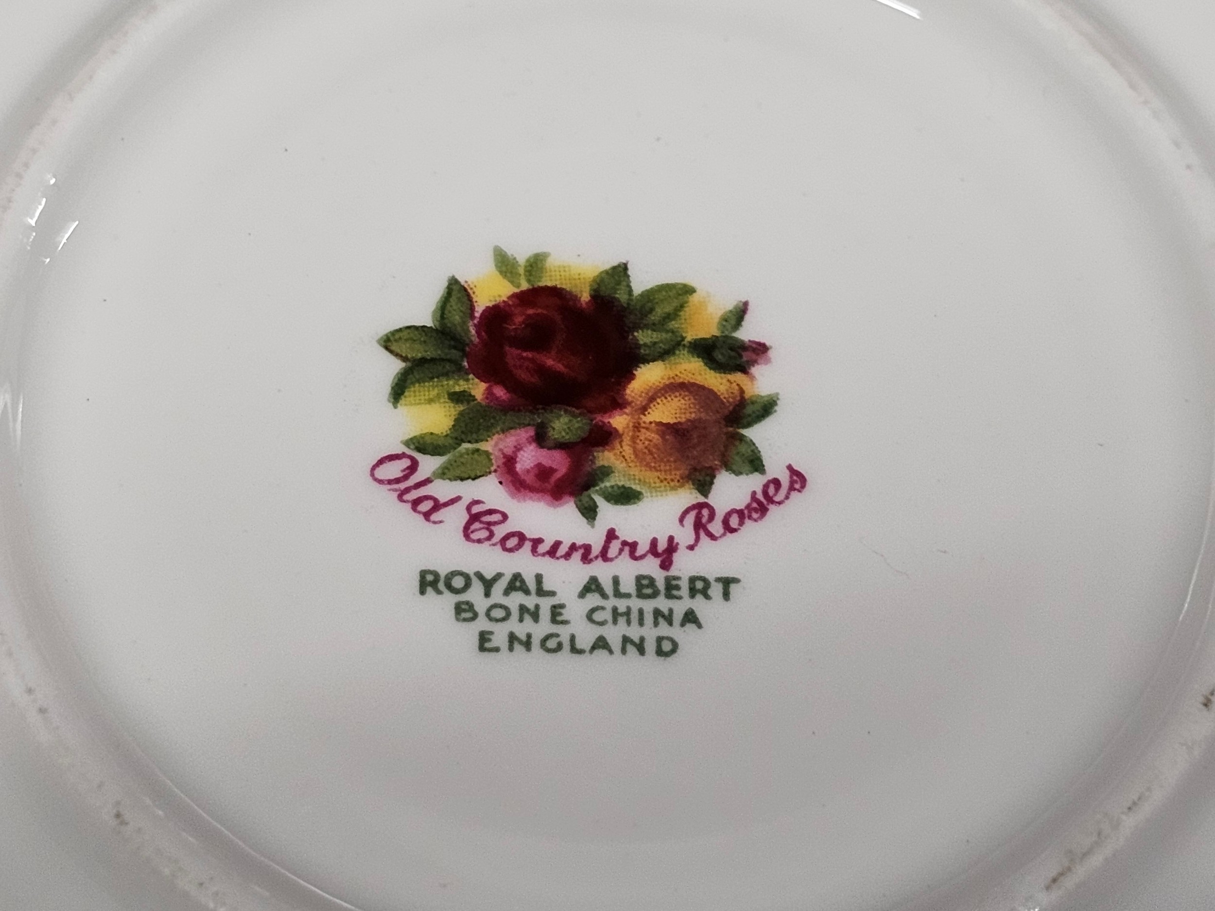 A collection of Royal Albert Old Country Roses porcelain. - Image 2 of 2