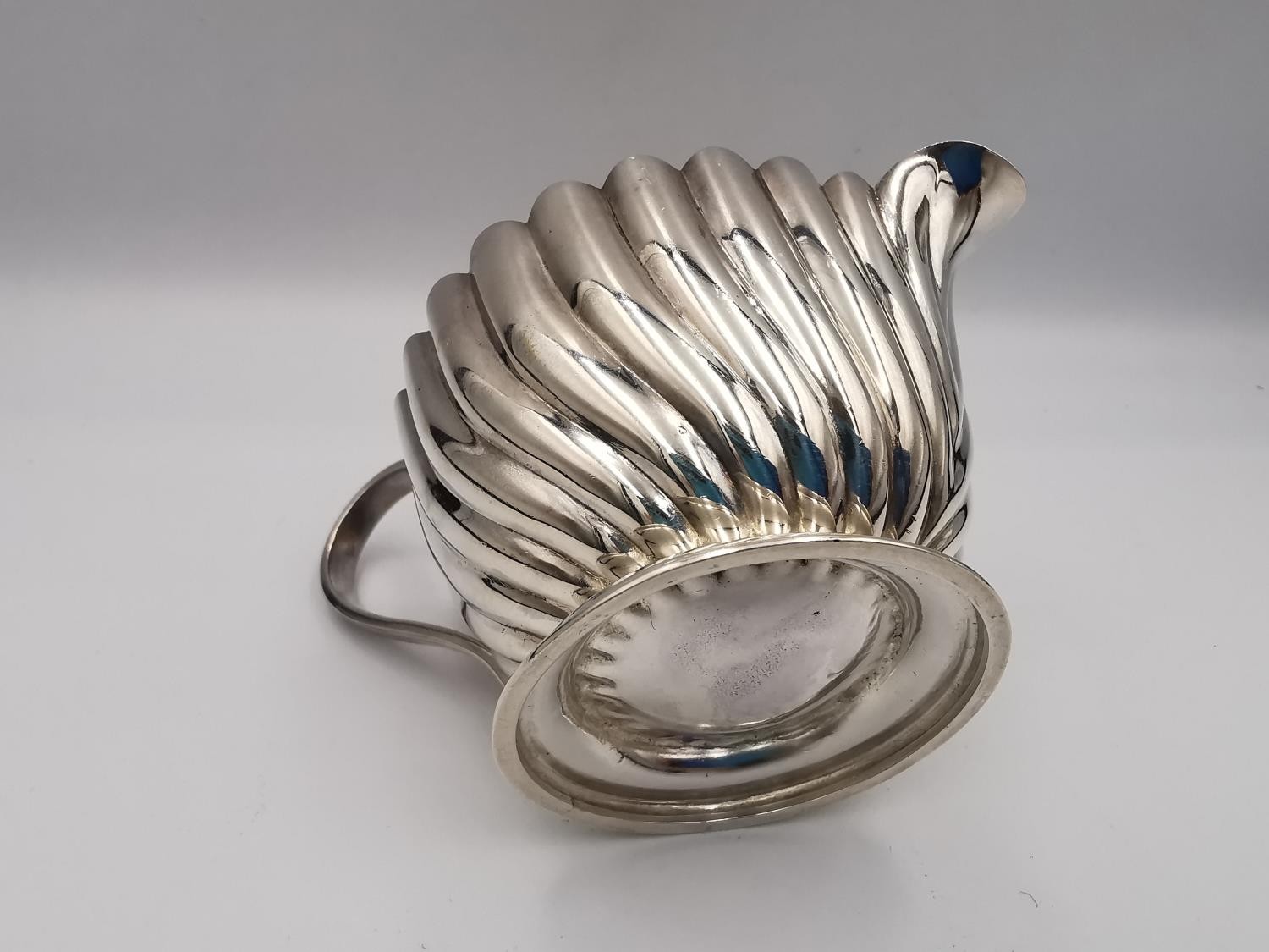 An Edwardian sterling silver sauce boat by Joseph Rodgers & Sons (handle broken) along with a - Image 14 of 14